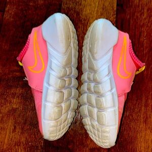 Nike Kids' Flex Runner 2 Running